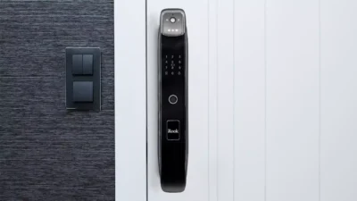 قفل دیجیتال Rook P402 قفل دیجیتال Rook P402 نصب شده روی درب ضد سرقت